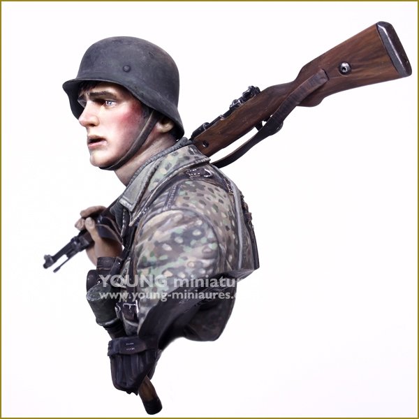 Young Miniatures YM1895 Jeune soldat allemand Seconde Guerre mondiale 1/10  – image 2