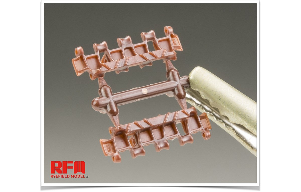 Rye Field Model 5024 JAGDPANTHER WORKABLE TRACK LINKS 1/35 – imagen 2