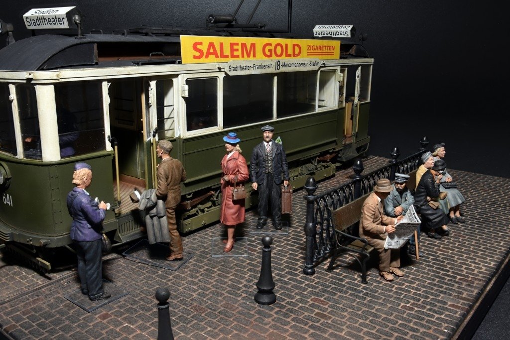 Miniart 38009 Tramway européen - Straßenbahn-Triebwagen 641 avec équipage et passagers 1/35  – image 2