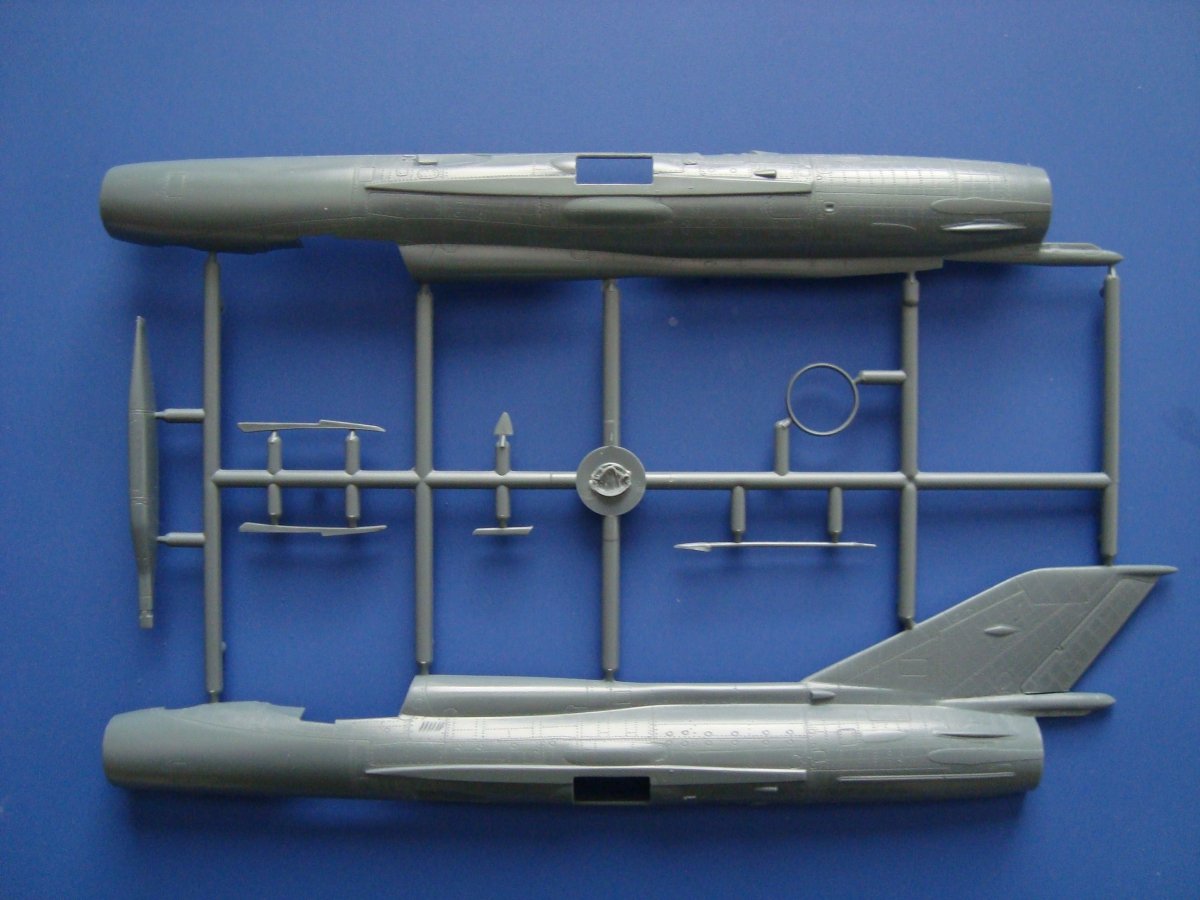 Kozavody Prostejov KPM0108 MiG-21UM „Mongol B“ 1/72 – immagine 5