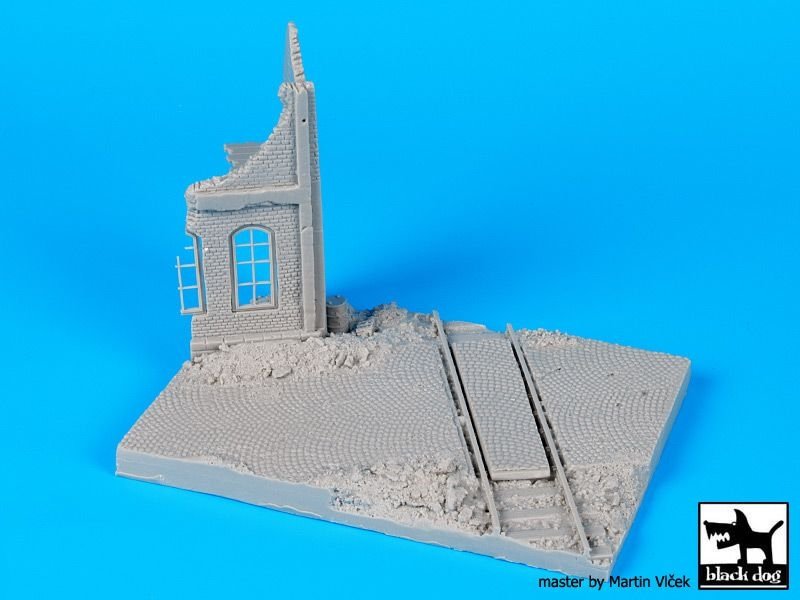 Black Dog D72018 Ruined house with railway crossing base 1/72 – imagen 6