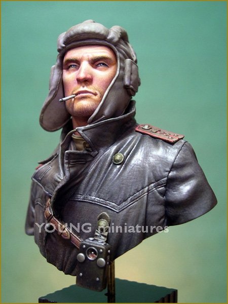 Young Miniatures YM1823 SOVIET TANK COMMANDER 1944 1/10 – image 4