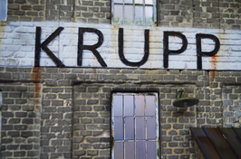 RT-Diorama 35019 Factory Building KRUPP 1/35 – image 8