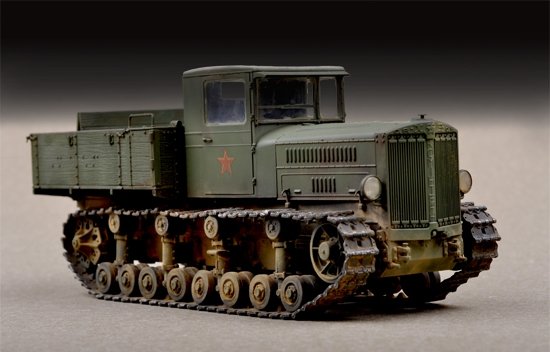 Trumpeter 07120 Tracteur d'artillerie soviétique du Komintern 1/72