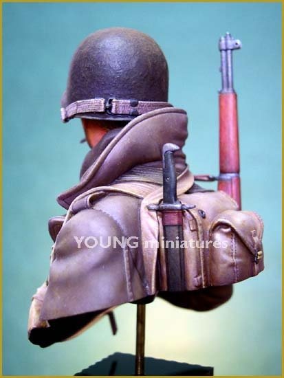 Young Miniatures YM1812 US SOLDIER ARDENNES 1944 1/10 – imagen 3