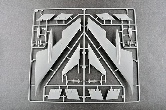 Trumpeter 01695 Soviet Tu-22 &amp;quot;Blinder&amp;quot; tactical bomber 1/72 – imagen 7