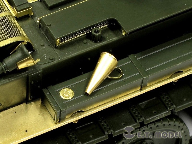 ET Model S35-007 WWII Soviet BT-7 (Mod.1935) Basic Value Package For TAMIYA 35309 1/35 – image 8
