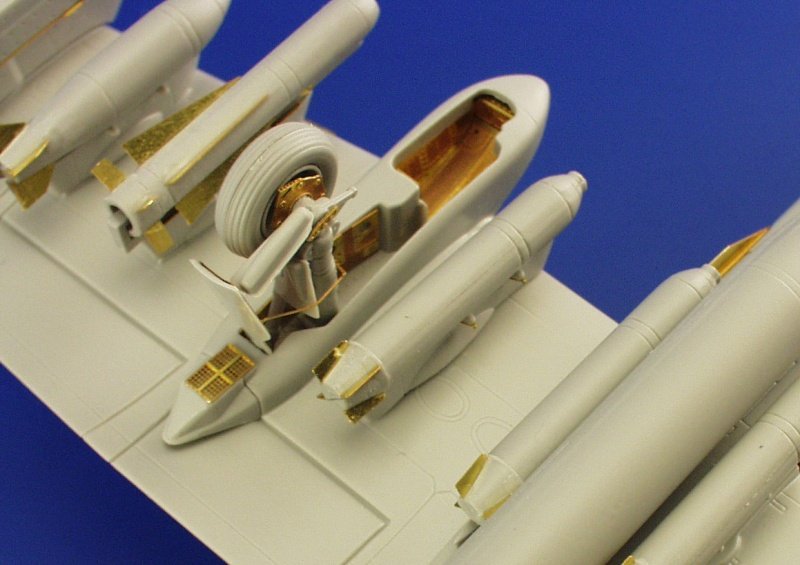 Eduard 72440 A-10 armament 1/72 ITALERI, REVELL – imagen 2