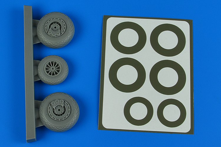 Aires 4873 B-26K Invader wheels & paint masks - late - Diamond Pattern 1/48 ICM