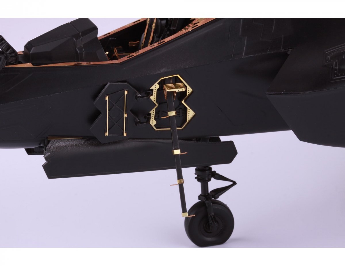 Eduard 32405 F-35A wheel bays &amp;amp; bomb bays F-35A wheel bays &amp;amp; bomb bays ITALERI 1/32 – zdjęcie 2