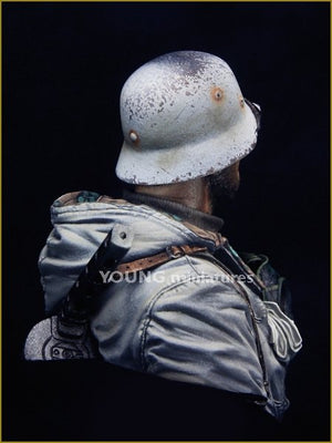 Young Miniatures YM1849 German Motorcyclist East Front WWII 1/10 – imagen 4