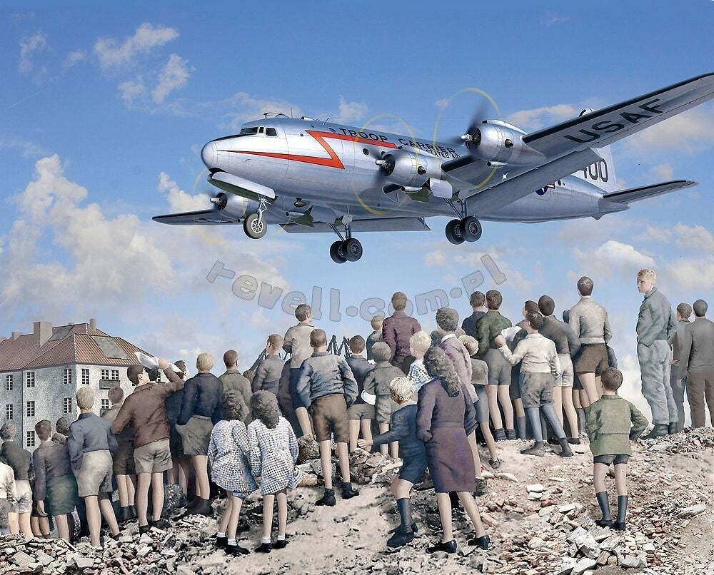 Revell 05652 75th Anniversary Berlin Airlift - Gift Set 1/72 – immagine 3