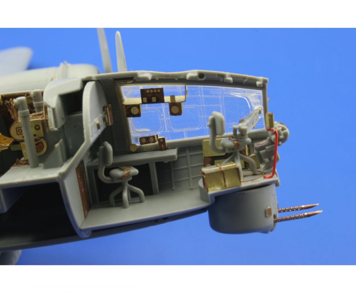 Eduard 73382 B-17G front interior 1/72 REVELL – Bild 4