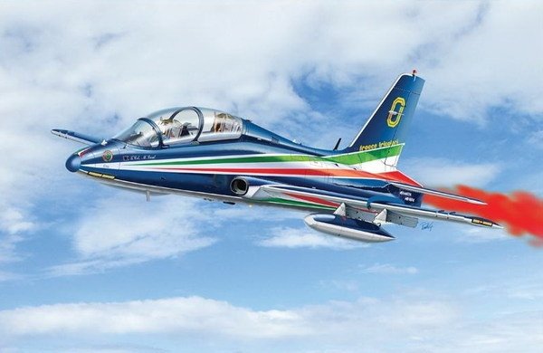 Italeri 1317 MB-339 PAN FREECCE TRI 1/72 – imagen 5