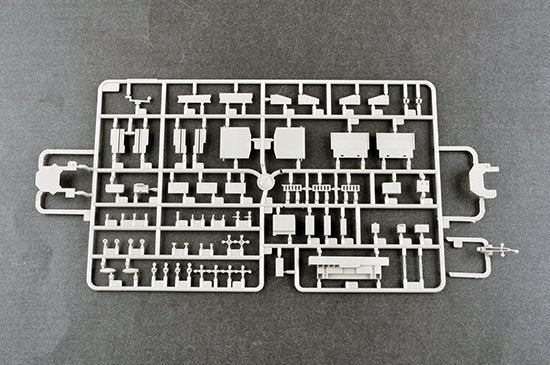 Trumpeter 06725 PLA Navy type 002 Aircraft Carrier 1/700 – imagen 4