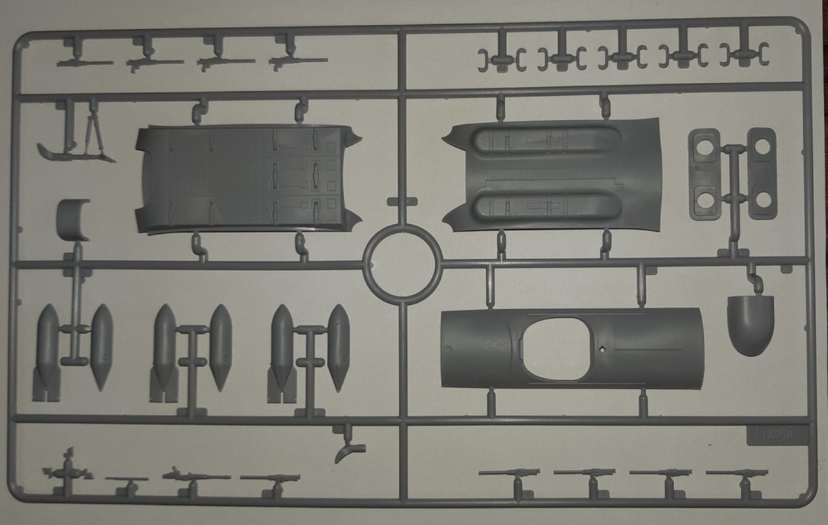 ICM 48263 He 111H-16, WWII German Bomber 1/48 – imagen 4