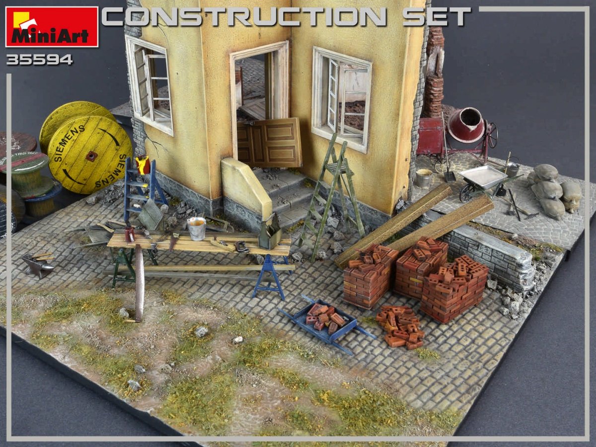 MiniArt 35594 Construction Set Kit: Ladders, Table, Buckets, Bricks, Cart, Anvil, Beams, Jack Stand &amp;amp; Tools 1/35 – imagen 3