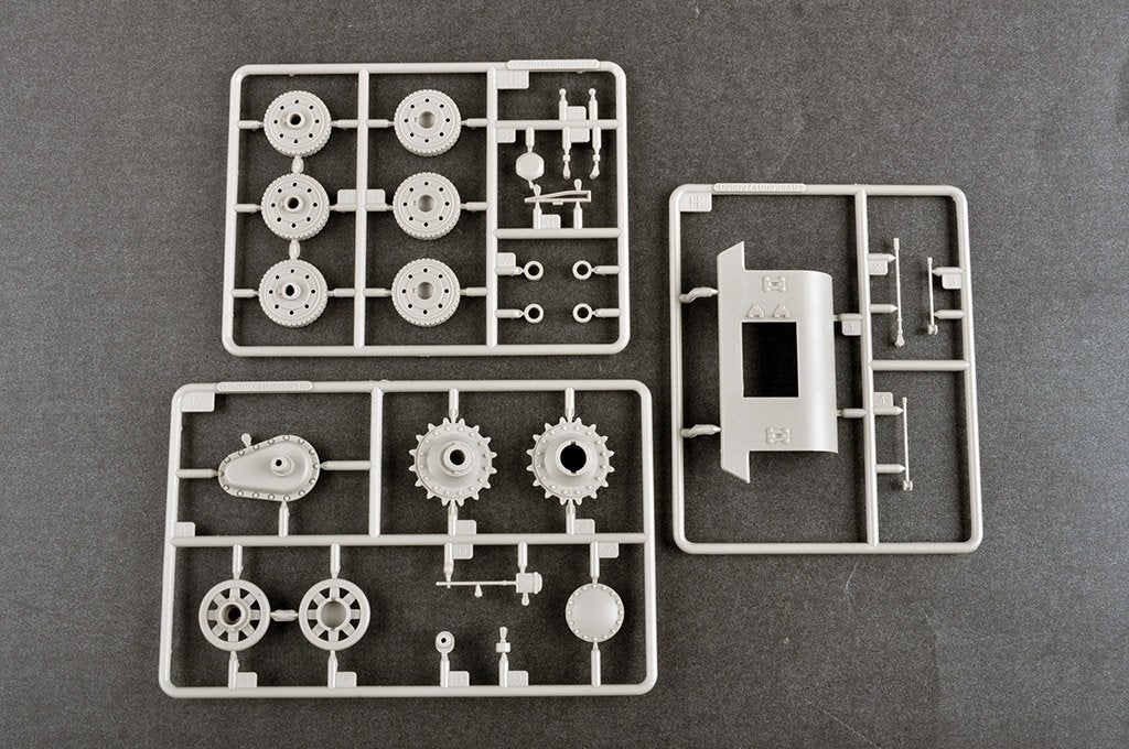 Trumpeter 09591 Soviet T-100Z Heavy Tank 1/35 – Bild 11