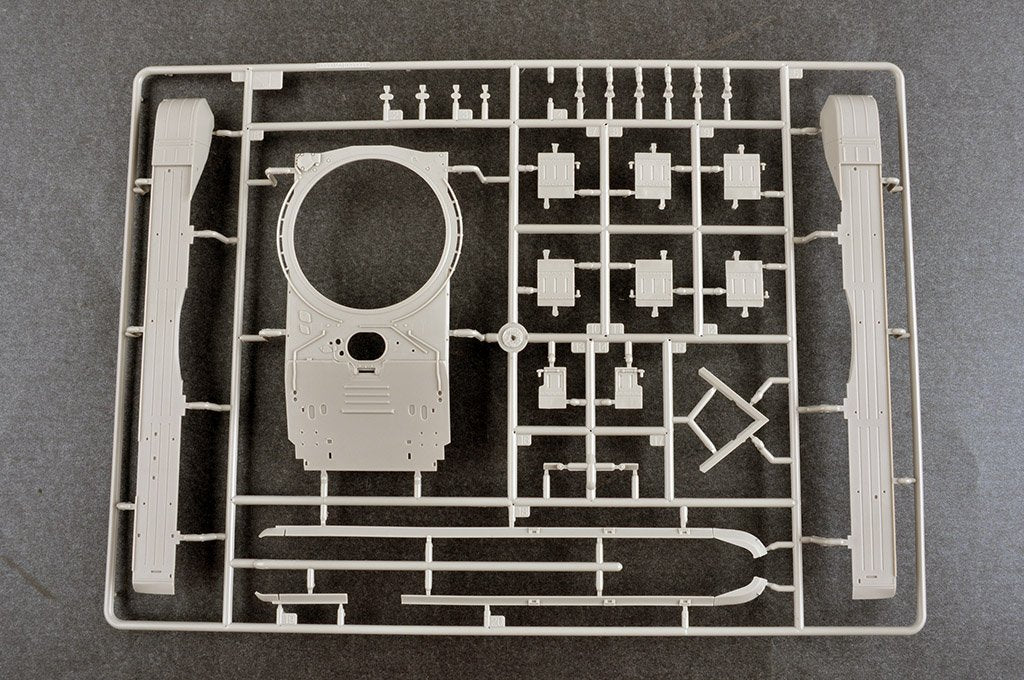 Trumpeter 09601 Obj.172 T-72 Ural soviétique au 1/35  – image 6