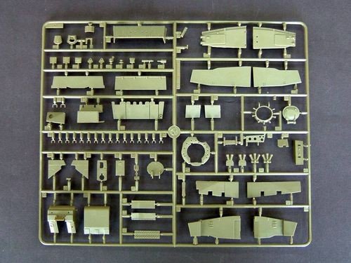 Trumpeter 00345 Char de combat principal britannique Challenger 2 KFOR en action au Kosovo (1/35) – image 6