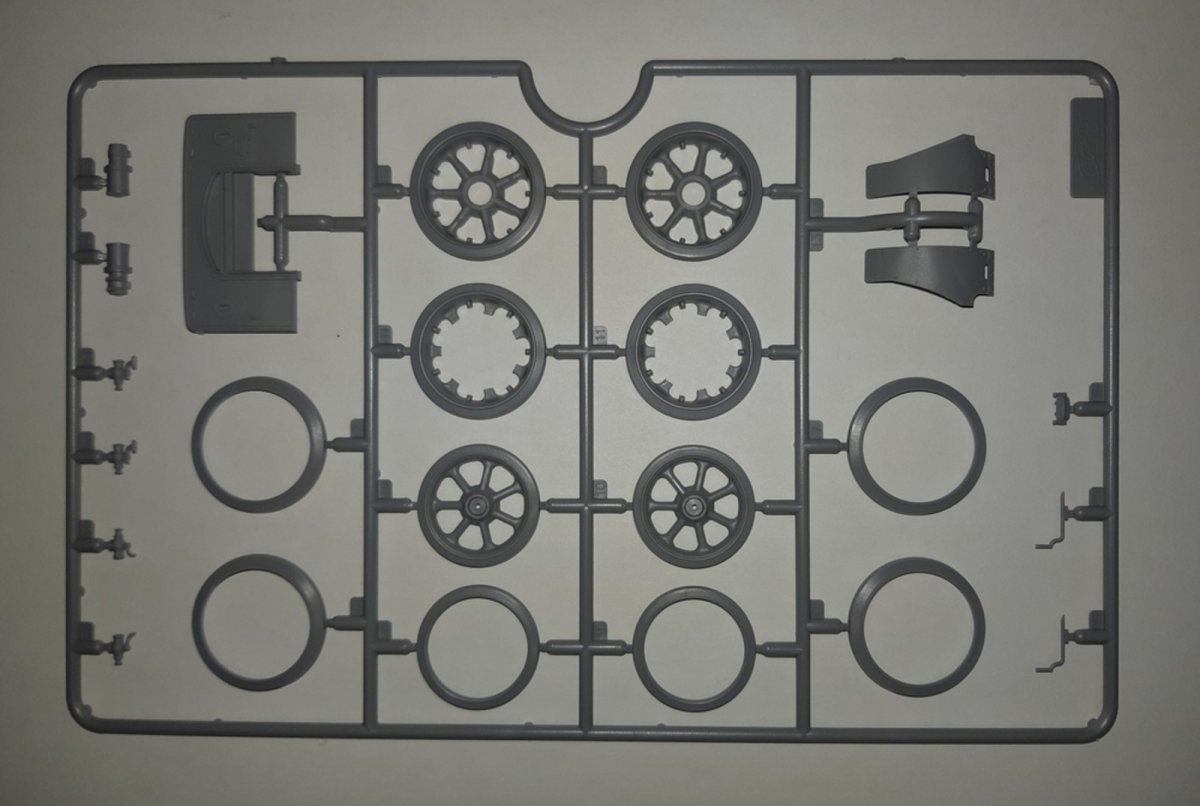 ICM 35377 Panzerspahwagen P 204 (f) with CDM turret, WWII German Armoured Vehicle 1/35 – Bild 10