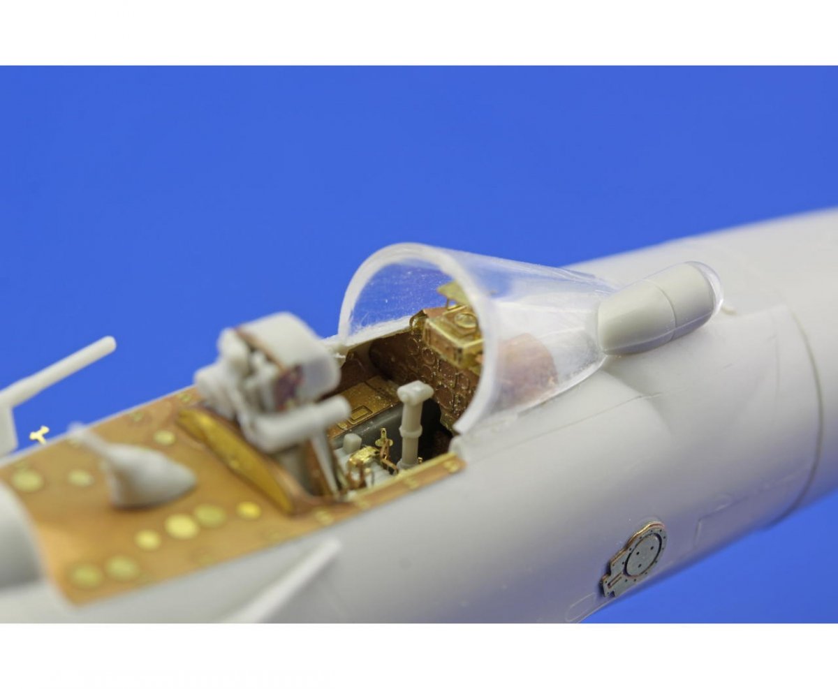 Eduard SS403 Su-33 Flanker D S. A. 1/72 HASEGAWA – imagen 5