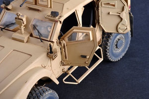Trumpeter 00930 US M-ATV MRAP 1/16 – image 12