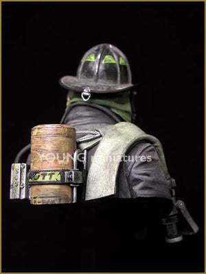 Young Miniatures YC1801 FIRE FIGHTER 1/10 – image 6