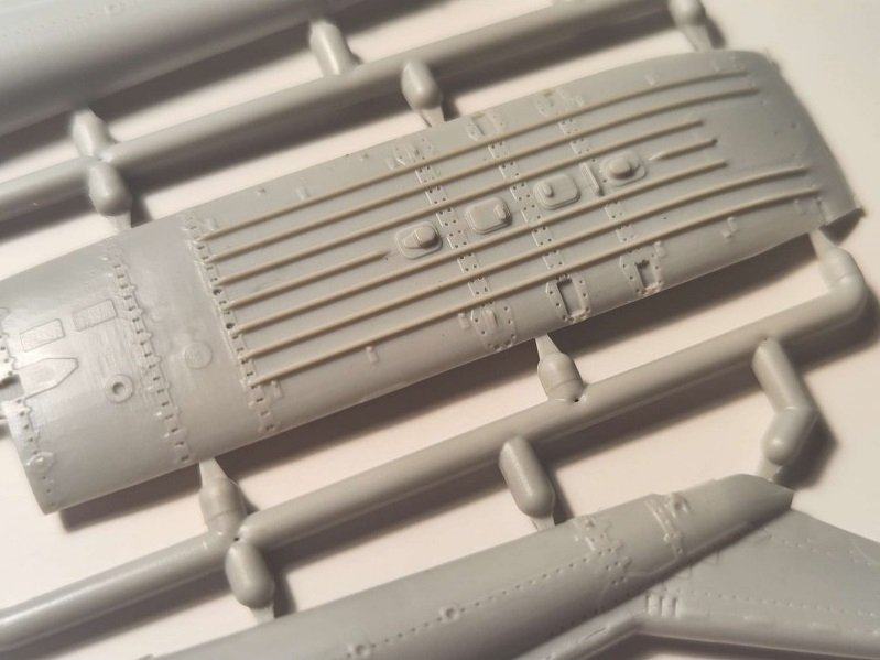 Réponse AA72001 PZL W-3A Sokół Force aérienne tchèque 1/72  – image 10