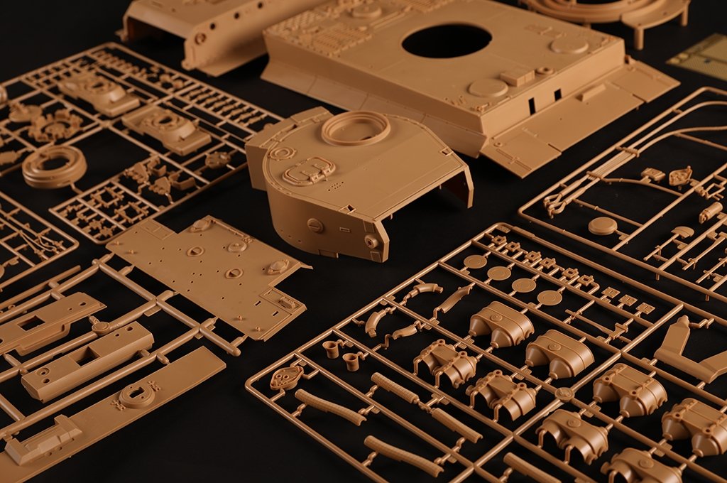 Hobby Boss 82607 Pz.Kpfw. VI Tiger 1 Early 1/16 – image 21