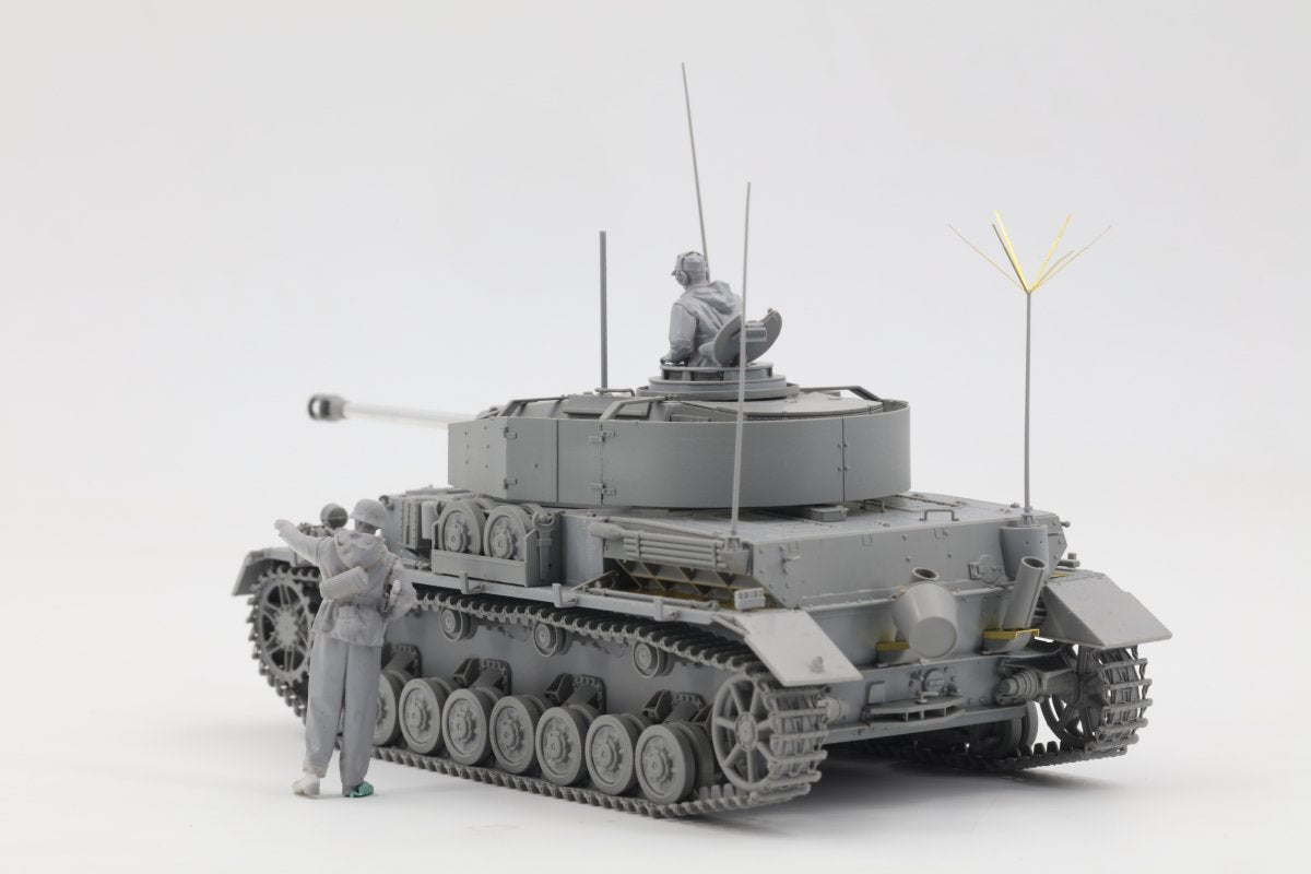 Border Model BT-006 Pz.Beob.Wg. IV Ausf. J w/Commander&amp;amp;Infantry 1/35 – imagen 3