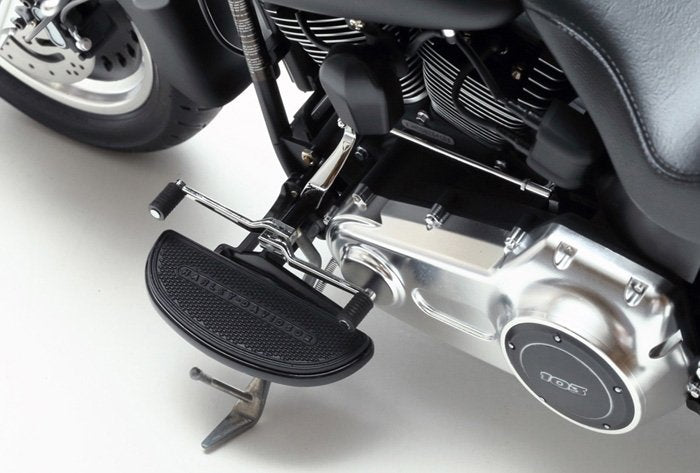 Tamiya 16041 Harley Davidson FLSTFB Fat Boy Lo 1/6 – zdjęcie 11