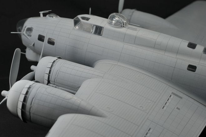 HK Models 01E04 B-17 Flying Fortress F and G 1/32 – imagen 9