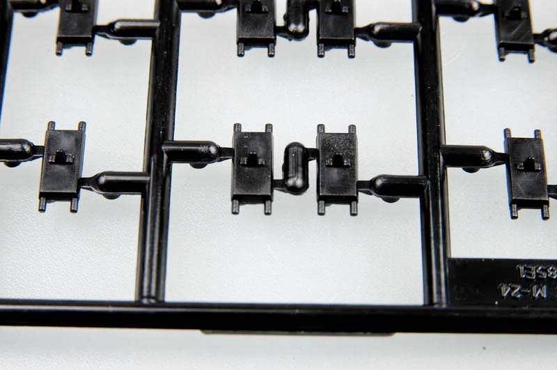 Trumpeter 02036 U.S. T85E1 track for U.S. M24 light tank (late) 1/35 – zdjęcie 3