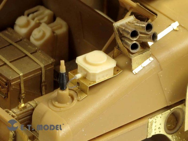 E.T. Model E35-078 US ARMY HUMVEE Blue Force Tracker &amp;amp; SINCGAR Unit (For BRONCO Kit) 1/35 – imagen 5