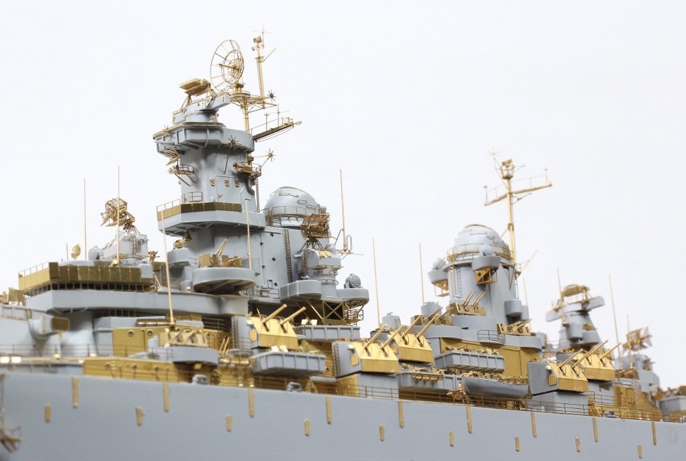 Pontos 37026FB USS BB-63 Missouri 1945 Advanced Detail Up Set (Deck Blue 20B stained wooden deck) 1/350 – Bild 3