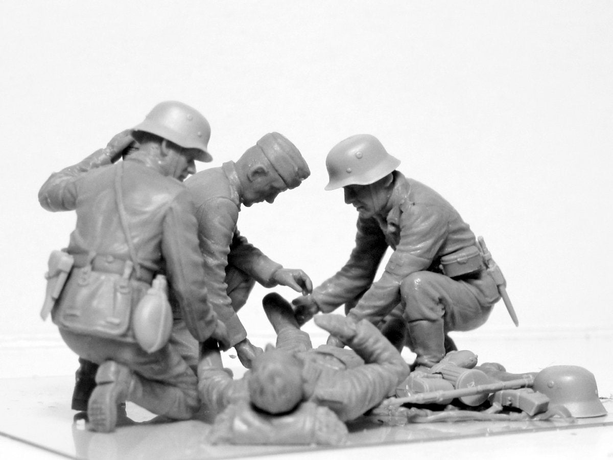 ICM 35620 Personnel médical militaire allemand de la Seconde Guerre mondiale, échelle 1/35 – image 3