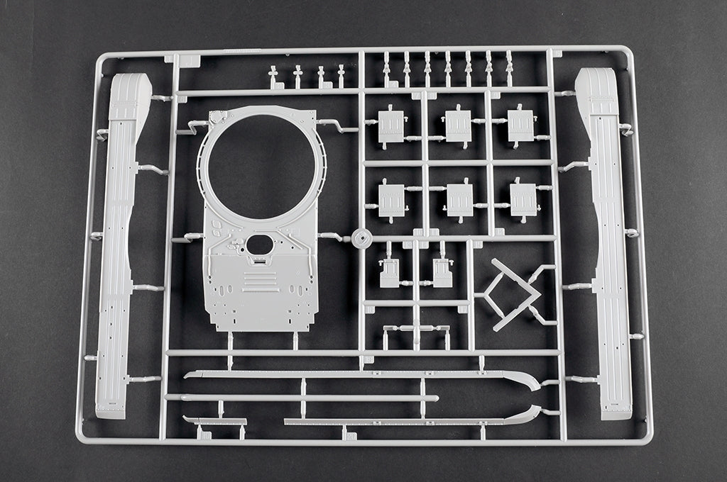 Trumpeter 09603 T-72M MBT 1/35 – image 7