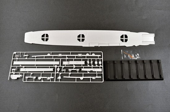 Trumpeter 05628 German Navy Aircraft Carrier DKM Peter Strasser 1/350 – imagen 9