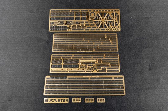 Trumpeter 05628 German Navy Aircraft Carrier DKM Peter Strasser 1/350 – imagen 4