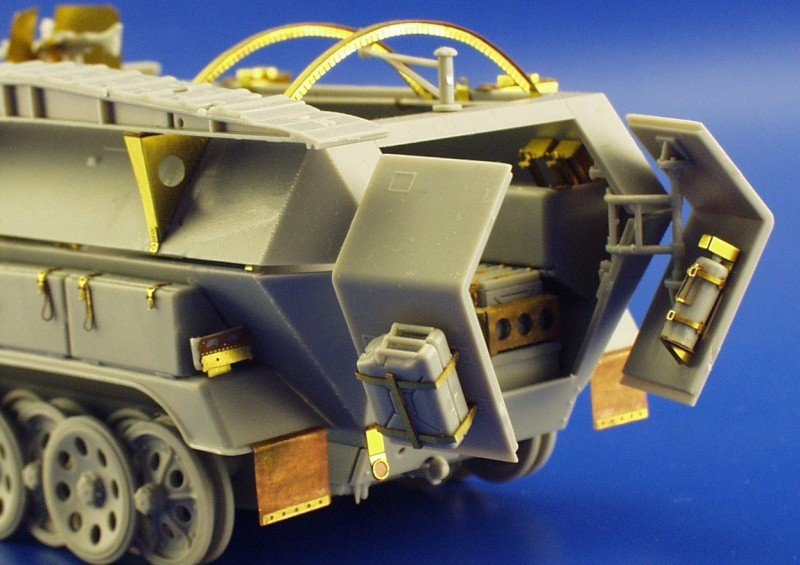 Eduard 35795 Sd. Kfz.251/7 Ausf. C Pioneerwagen 1/35 Dragon – immagine 8
