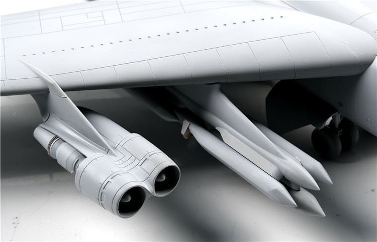 Modelcollect UA72200 B-52H U.S. Stratofortress strategic Bomber 1/72 – imagen 10