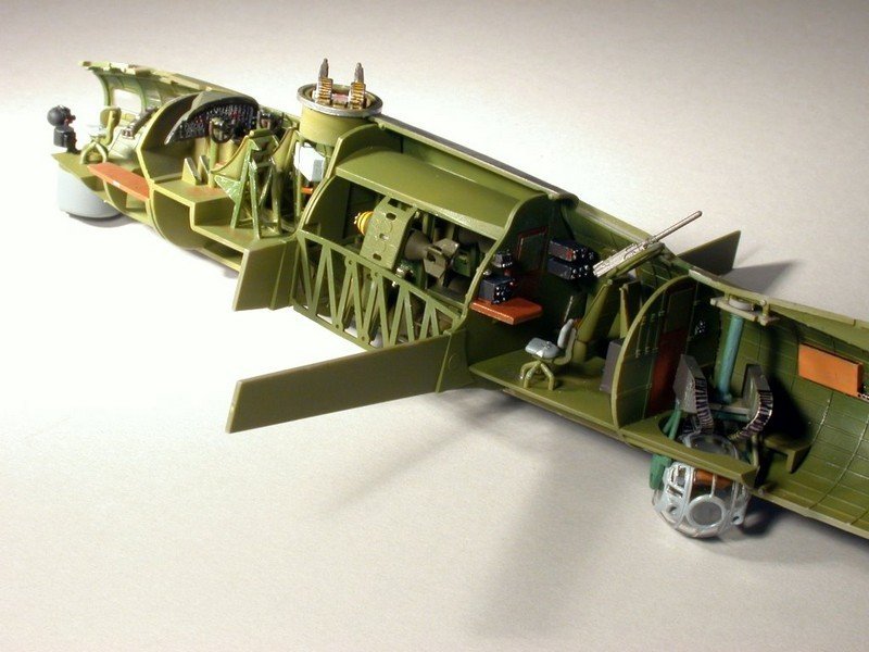 Revell 04283 B-17G Flying Fortress 1/72 – imagen 6