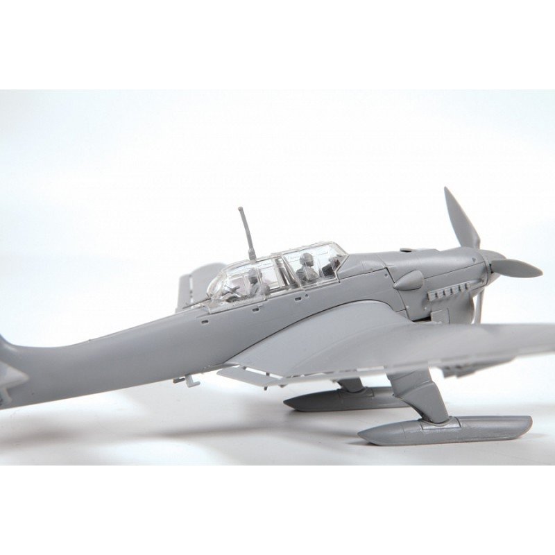 Zvezda 7323 Ju-87B2/U4 &amp;quot;StuKa&amp;quot; with Skis German Dive Bomber 1/72 – zdjęcie 3