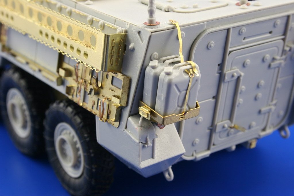 Eduard 35991 M-1126 Mounted rack and belts 1/35 Trumpeter – imagen 13