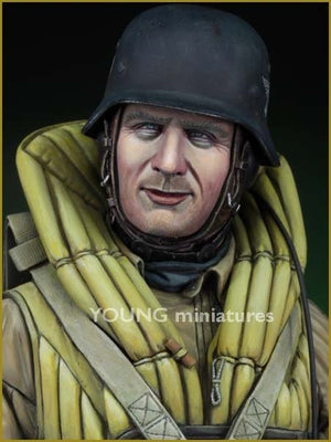 Young Miniatures YM1833 Luftwaffe Bomber Crewman, 1940 1/10 – zdjęcie 8