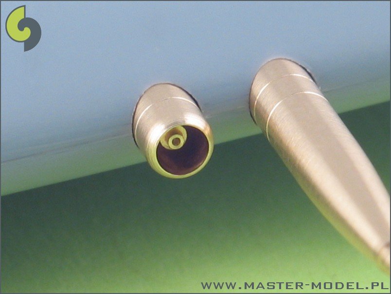 Master AM-48-006 Supermarine Spitfire late E wing or revised wing - Hispano 20mm &amp;amp; .50cal in fairings (1/48) – image 4