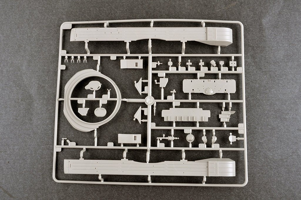 Trumpeter 09601 Obj.172 T-72 Ural soviétique au 1/35  – image 8