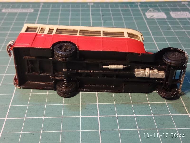Maquette de bus soviétique ZiS-8 au 1/72 (réf. 72110)  – image 4