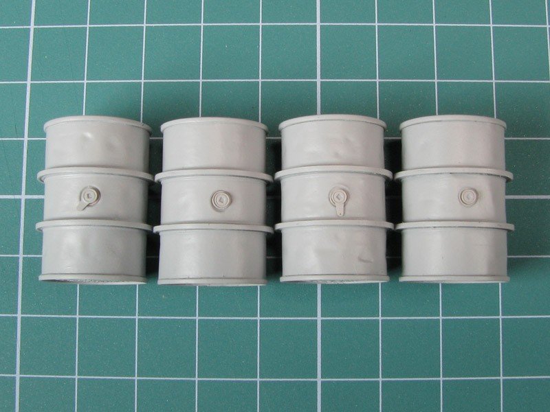 Eureka XXL E-011 Zestaw 4 beczek 200l 1/35 – imagen 5